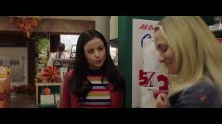 (Annabelle Comes Home) Daniela molesta a Mary Ellen