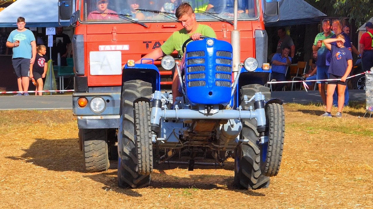 Traktoriáda Meziboří 2025 – Sprint a tahání náklaďáků! 🔥🚛