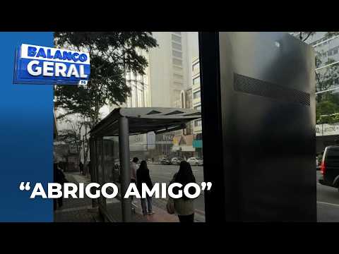Curitiba tem 50 painéis de atendimento para situações de risco; passageiros comemoram