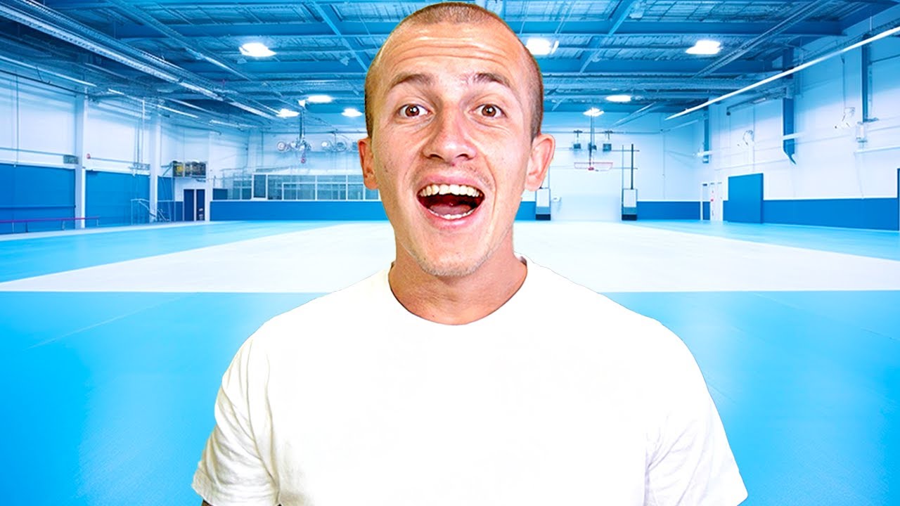 СМЕНИХ ОСВЕТЛЕНИЕТО В ЗАЛАТА НА СЕЛО