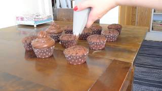 Mint chocolate cupcakes by Painted By Cakes