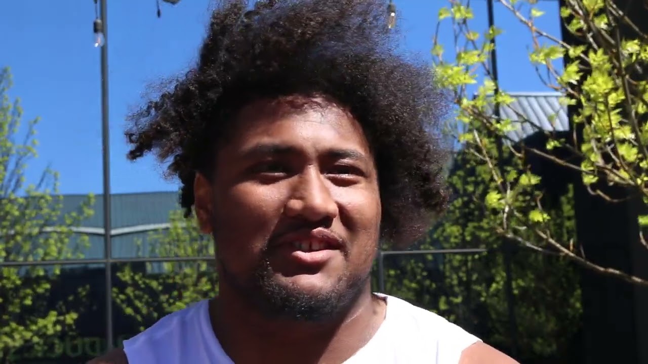 Sophomore Iapani Laloulu adjusting to life as a center
