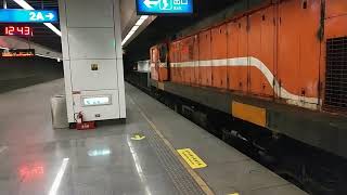 7502次R133柴電頭+E331電頭+四節篷車+兩節敞車+一軍平車+一守車混編貨列