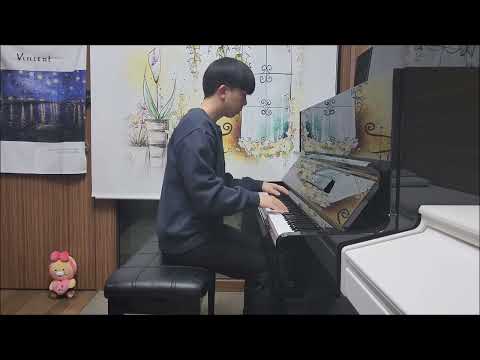 건물 사이에 피어난 장미 - H1-KEY (하이키)