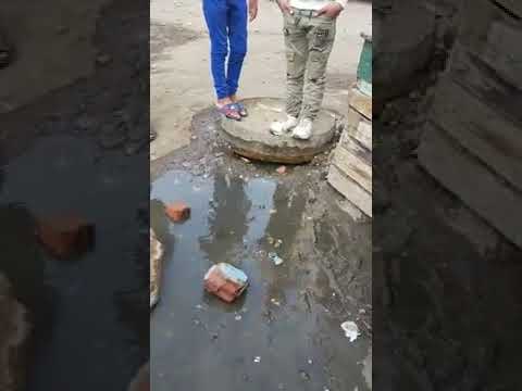 قرية البرادعه تغرق في برك الصرف الصحي