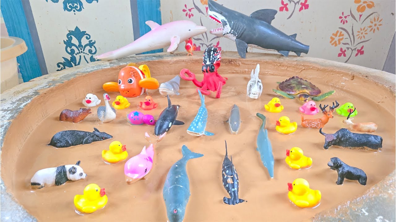 The Deep Sea Crown: Octopus King vs Land Animals and Jungle Creature!