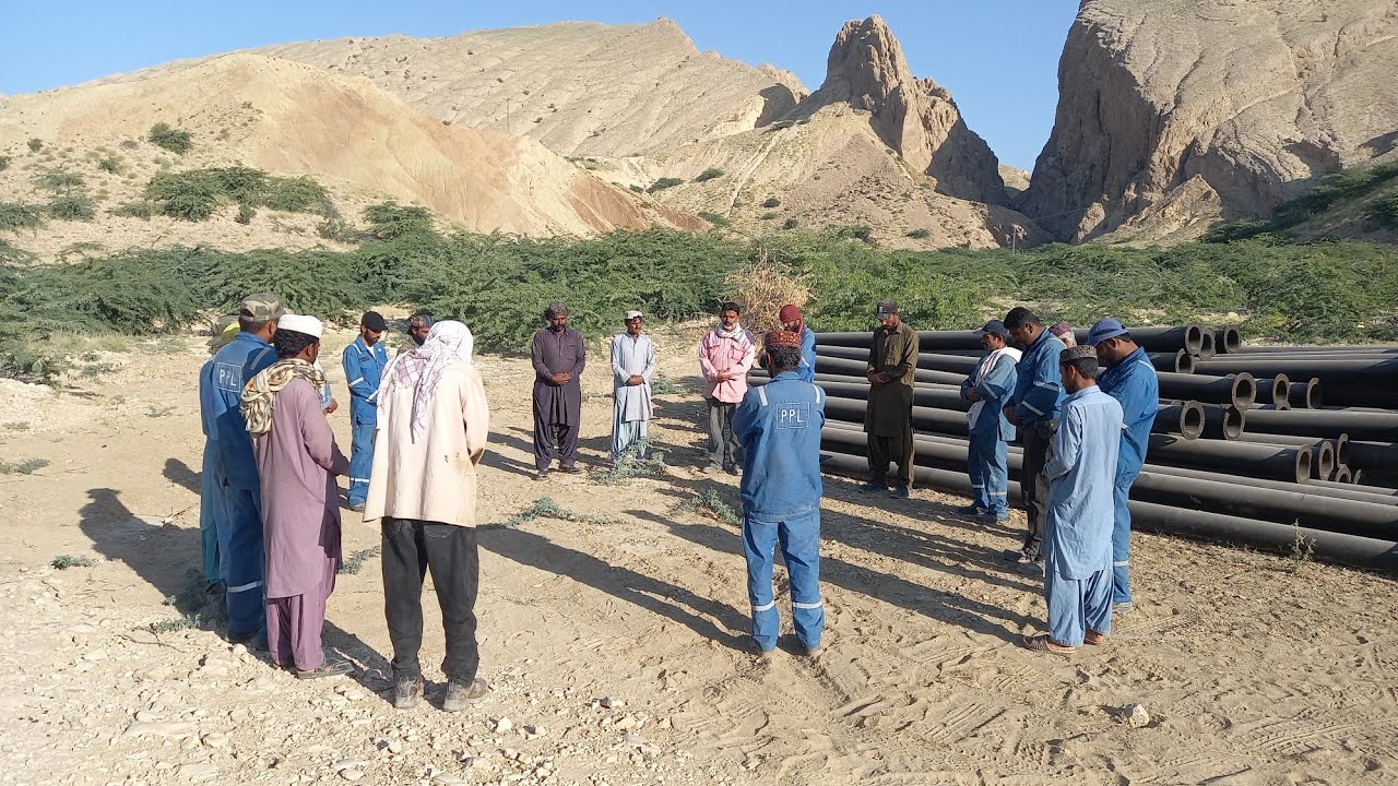 First of all safety pipe loading and unloading easy way