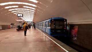 Прибытие 81-717/714 (2-0-2) на станцию «Площадь Ленина»