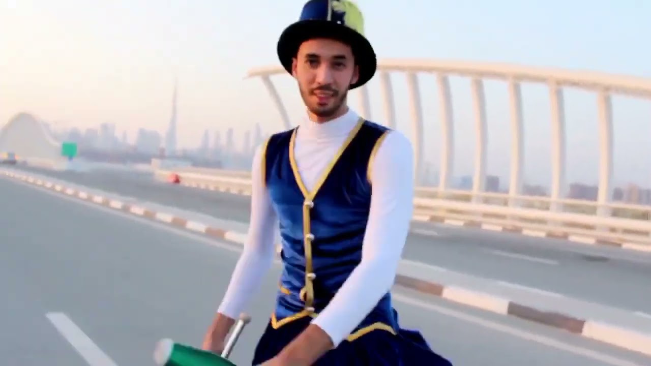 DUBAI CIRCUS ARTİST STILT  WALKER JUGGLER