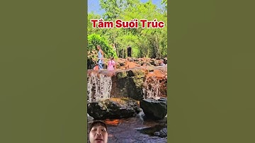 Cảnh Suối Trúc hồ dầu tiếng Vào mùa mưa nước nhiều ở những con thác nhỏ rất đẹp rất đông người đến