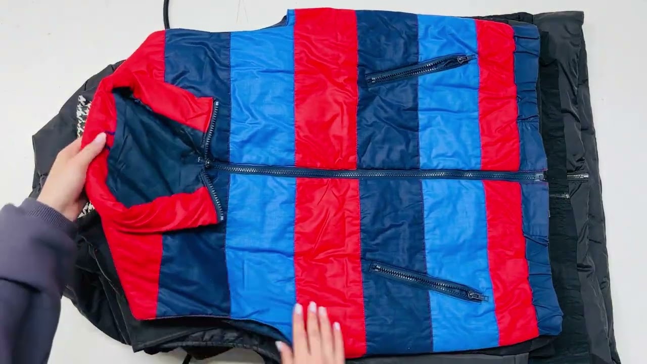 Мешок № г4437. Безрукавки Микс, Швейцария! Арт 3698. Вес 20,1 кг. Кол-во 45 шт.