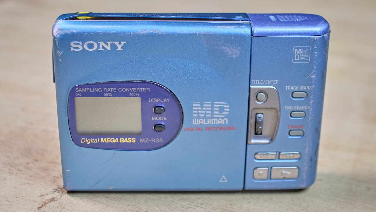 希少 海外版 SONY ソニー MDウォークマン MZ-R501 動作確認済 Sony MZ R501 Minidisc Walkman repair - YouTube
