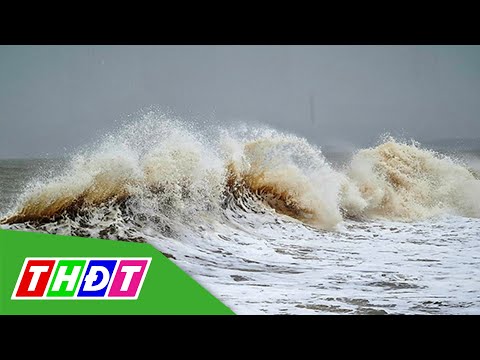 Video Biển Đông hứng cơn bão mạnh nhất lịch sử, sóng biển... - youtube
