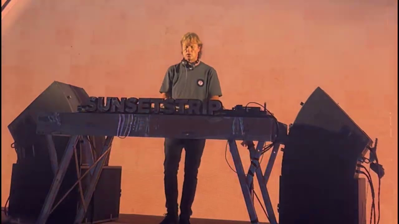 Hernán Cattáneo @ Sunsetstrip playing RIGOONI 'Tzaddi'