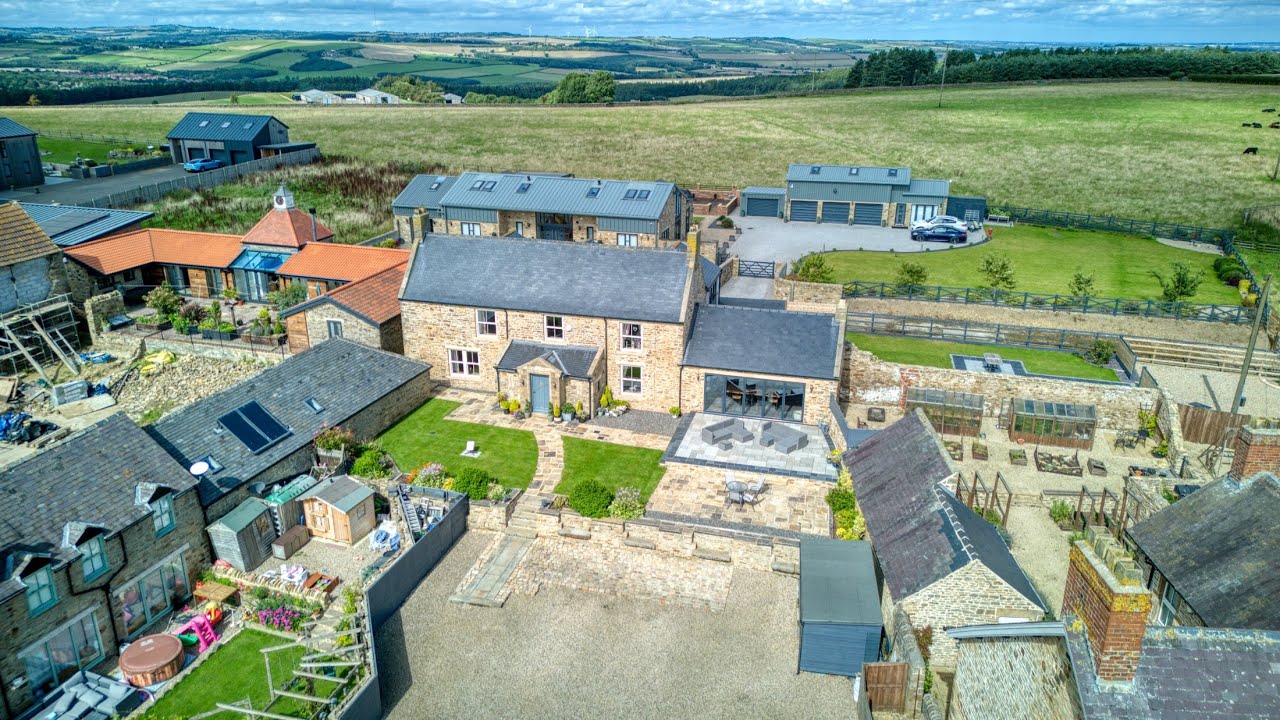 4 BED HOUSE FOR SALE. The Farmhouse, 2 Brancepeth Manor Farm, Crook