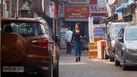 Recycling   revolutionary   Veena   Sahajwalla turns old clothes into kitchen tiles  Australian Stor