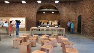 Inside Brooklyn's first Apple Store