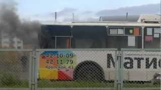 Братск. Горит кабина водителя в троллейбусе. 25.09.2012 Братск. Горит кабина водителя в троллейбусе. 25.09.2012