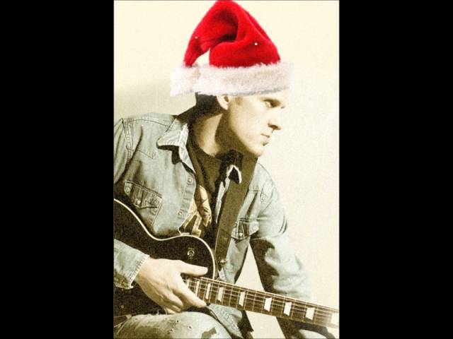 Joe Bonamassa - Santa Claus Is Back In Town