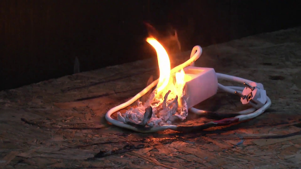 Dangerous Extension Lead in Use 6 Amps Melting YouTube