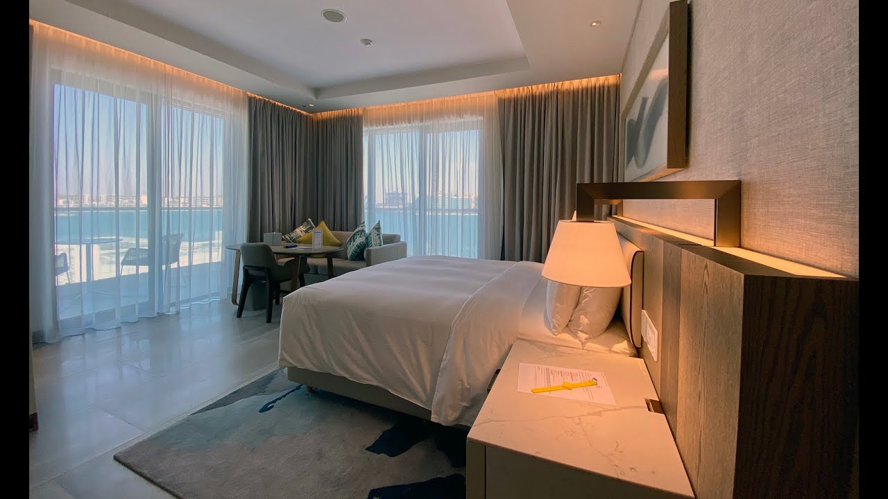 [Abu Dhabi] King Deluxe Room Bay view, Hilton Abu Dhabi Yas Island