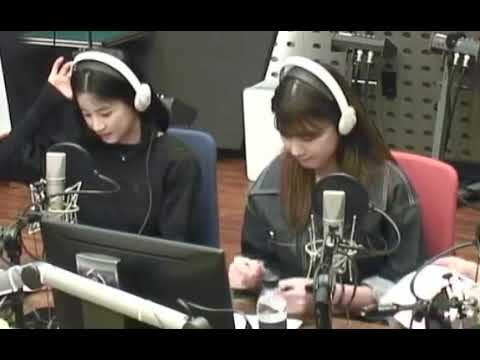 ‪막내 오하영 틴트 발라주는 리더 박초롱 (리막 최고...)