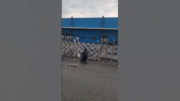 Sửa cổng xếp inox tại Bình Dương