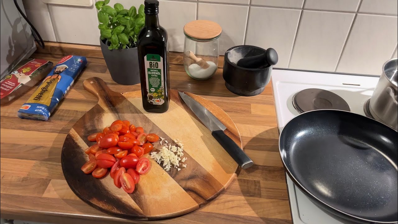 Spaghetti Pomodore for dinner