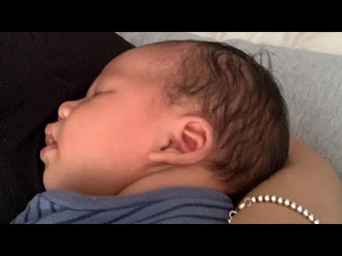 New Born daddy vlog Day 23 - Holding Eli in the Morning
