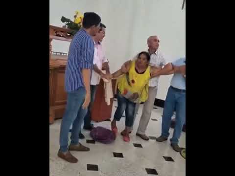 ¡Aterrador! Una mujer,