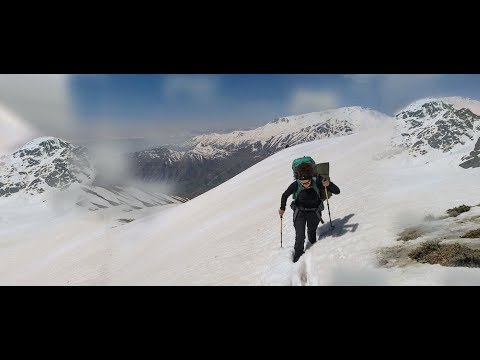 موج الدراجي اول امرأة عراقية تصل جبل افرست