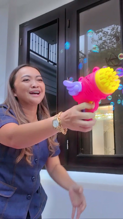 SO EXCITING!!! SAMANTHA AUDREY PLAYING IN AN ALL-PINK POOL😍🥰🥰 #samantha #trending