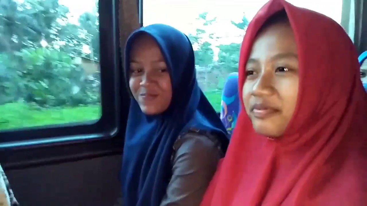 Pengamen terkeren sedunia.. Bikin orang ngakak....