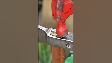 Fit an axe handle like a professional carpenter #carpentrytips #woodworking #axehandle