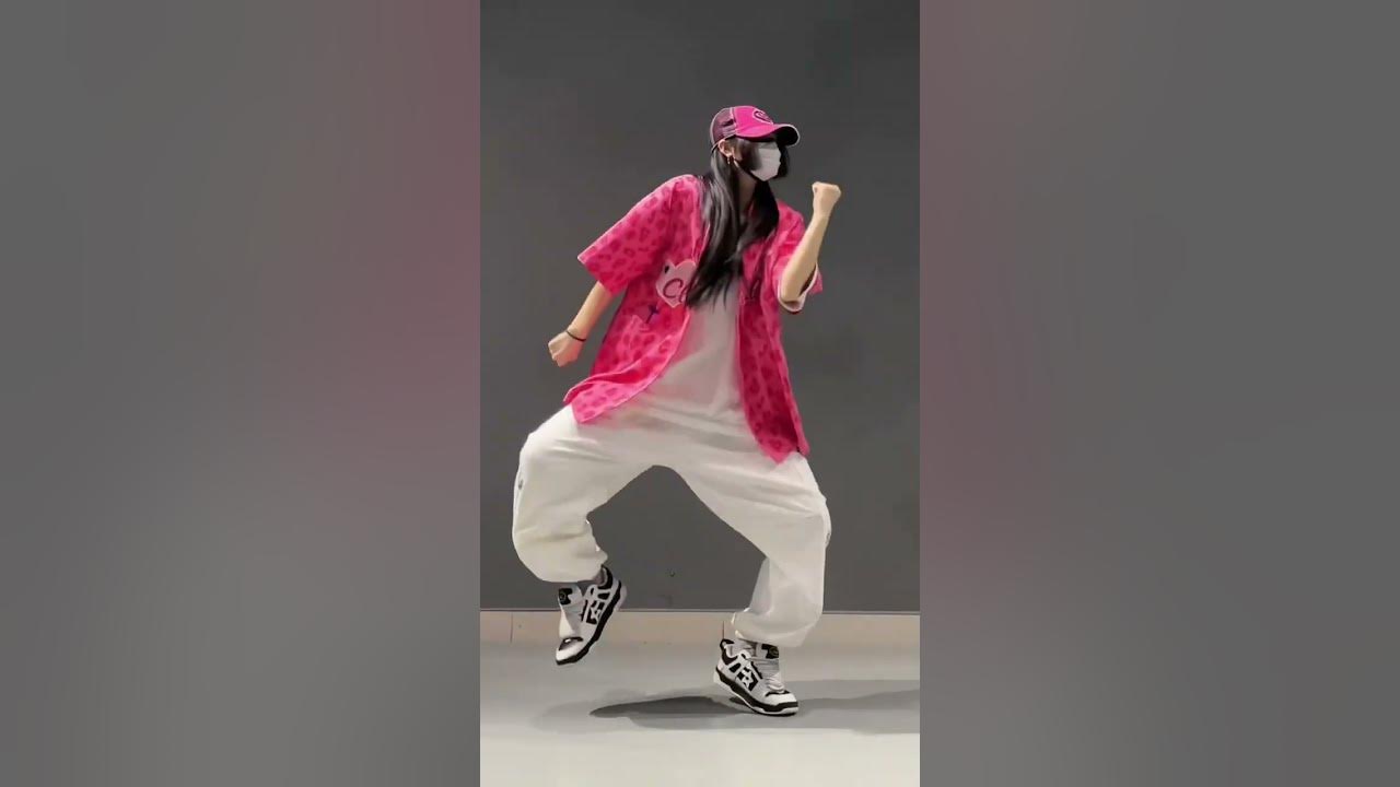 Dancing can forget worries and be happy forever，hiphop dance Alexander A