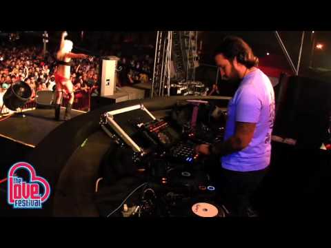 STEVE ANGELLO "YIN FOR THE KILL" @ THE LOVE FESTIV...