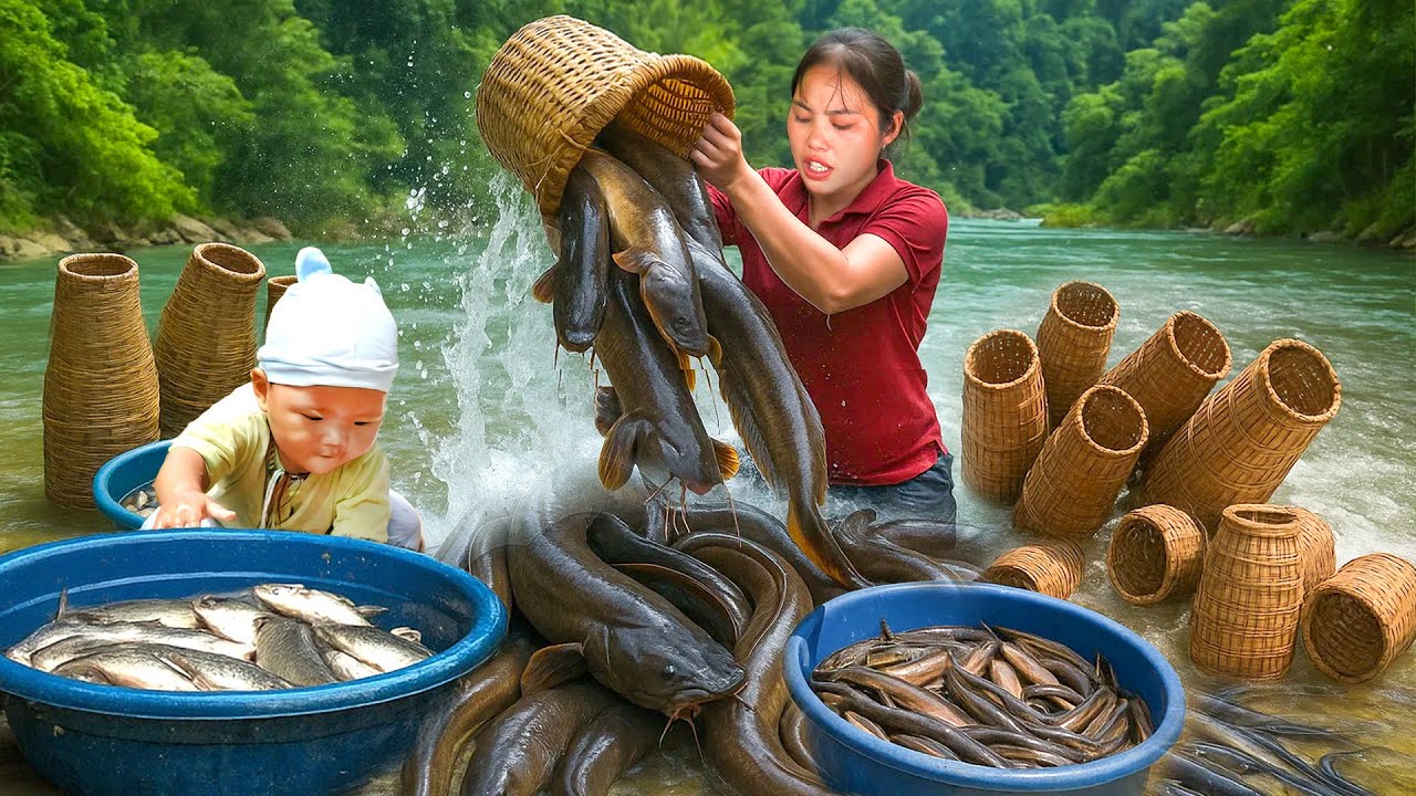 How to Catch 1000Kg+ Giant Fish - Trap fish to sell at the market with ...