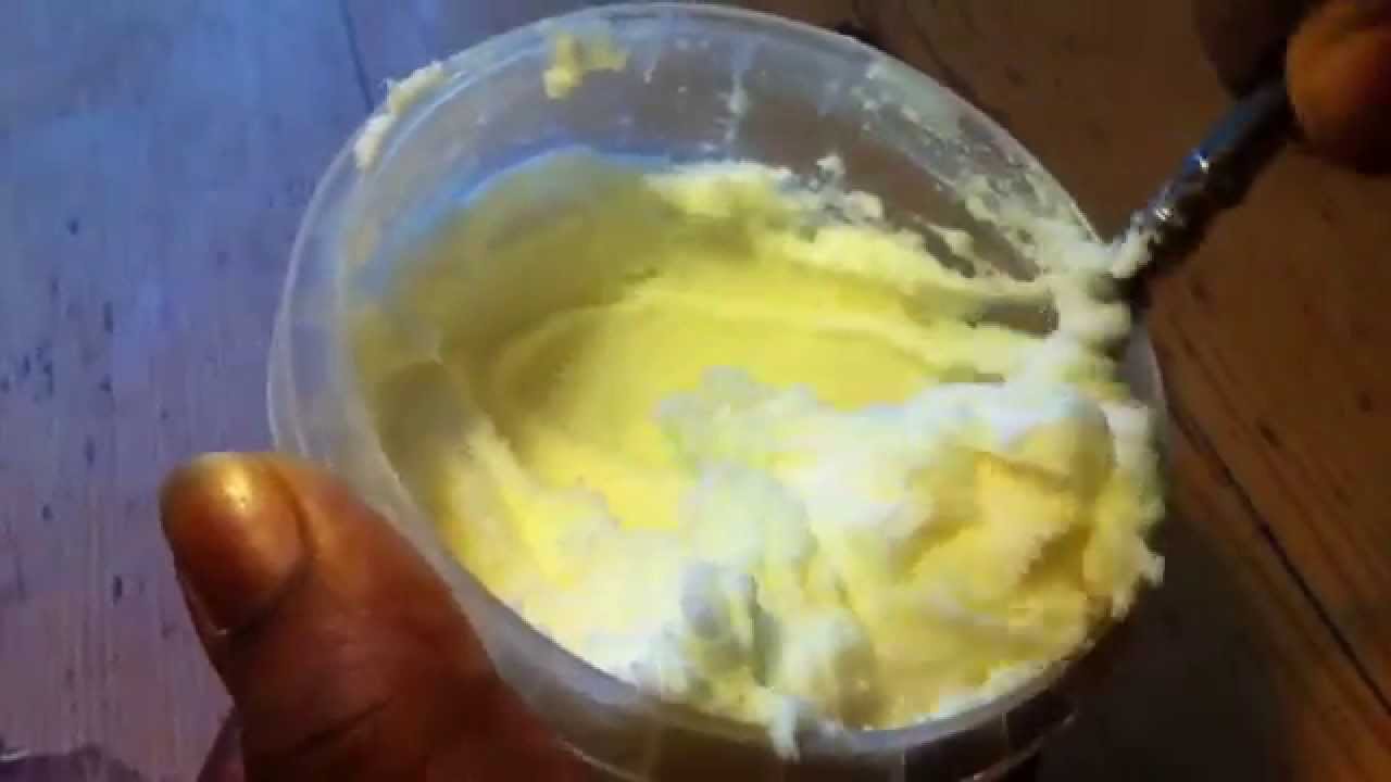 DIY Body Cream with Beeswax and Shea Butter 