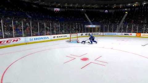 NHL 11: WIERD EMPTY NET GOAL!