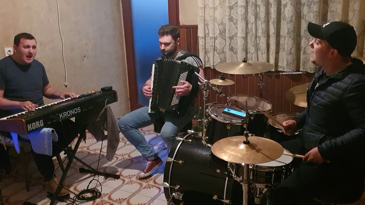 SUTRA KAD ČUJEŠ ZVONA - Kristijan Tušek,Roberto Strelar i Marijo Tušek