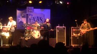 Video thumbnail of "Wade Bowen - West Texas Rain"