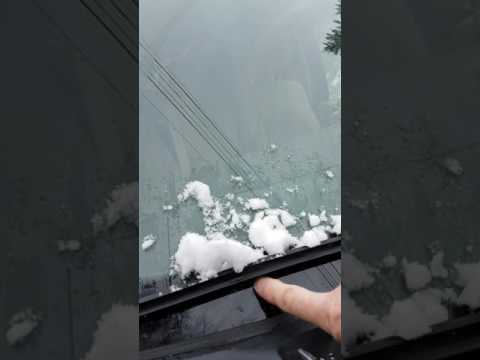 Video: Ce ar trebui să faceți dacă pe ștergătoarele dvs. se acumulează nămol sau gheață?