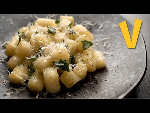 gluten-free-gnocchi-with-butter-&-sage