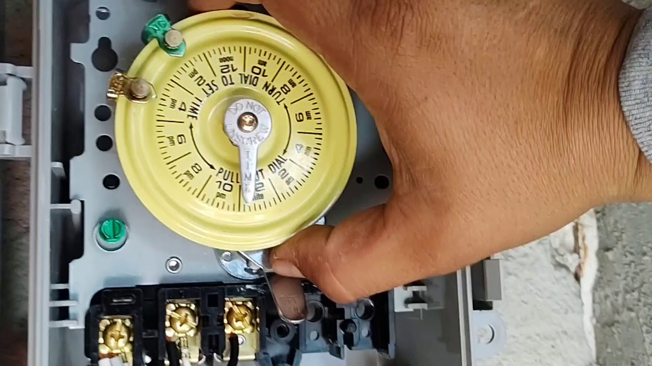 Interruptor de temporizador mecánico de 24 horas con salto de un día