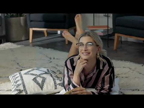 Hailey Baldwin - The Pose