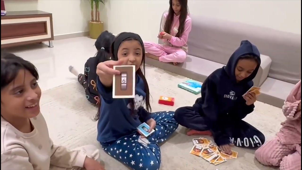 لعبة الزهرات في شرورة مين انحبست في الغرفة!! واستضافة بينك كيك لنجوم اطفال ومواهب