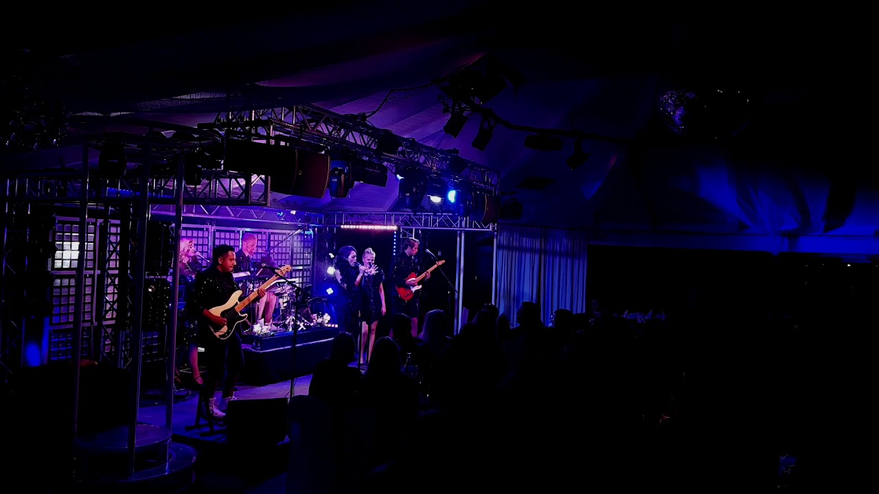 Celeste Cappelen - At Last