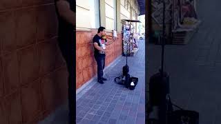 Violinista urbano en peatonal de Tampico