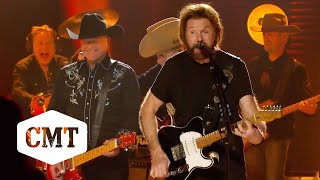 Brooks & Dunn Perform “Boot Scootin’ Boogie” | CMT Storytellers Resimi