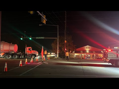 Crash closes all lanes of section of Route 30 in Lancaster County - YouTube